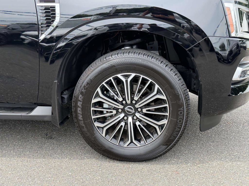 Used 2025 Nissan Armada SL AWD/4WD image 12