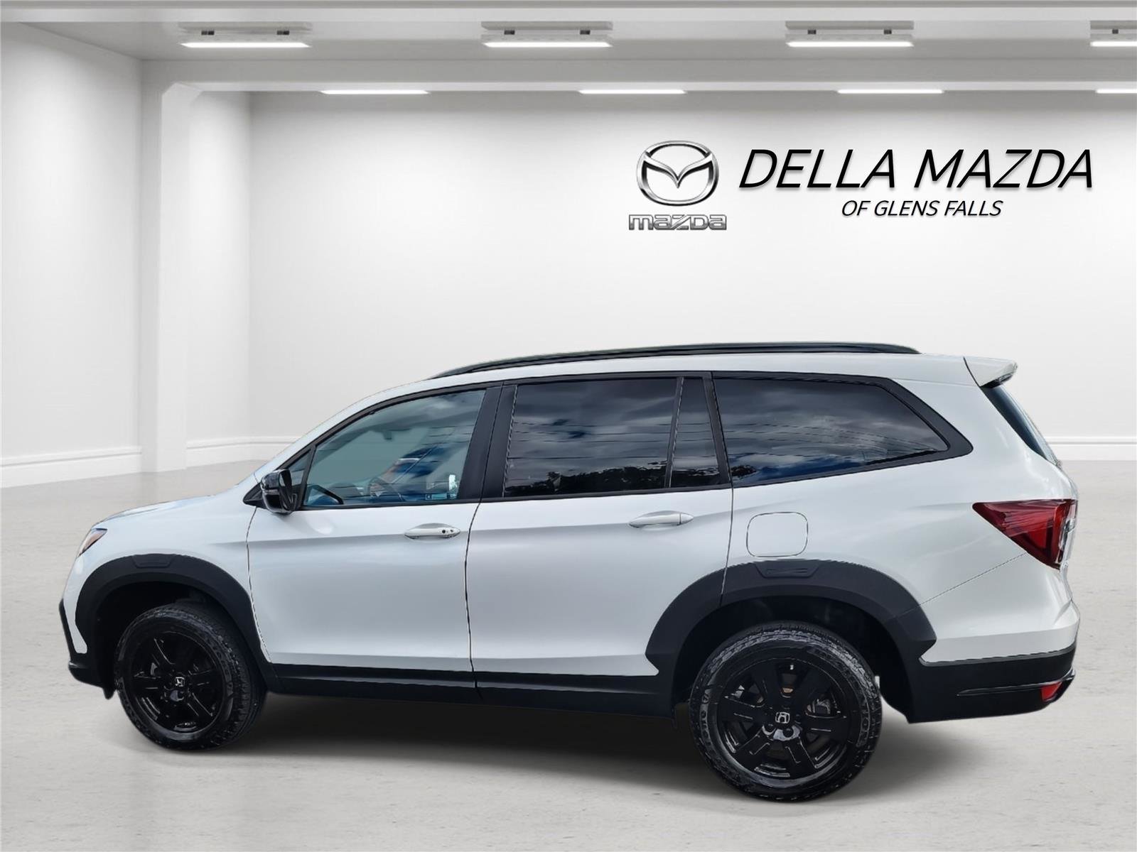 Used 2022 Honda Pilot TrailSport image 3