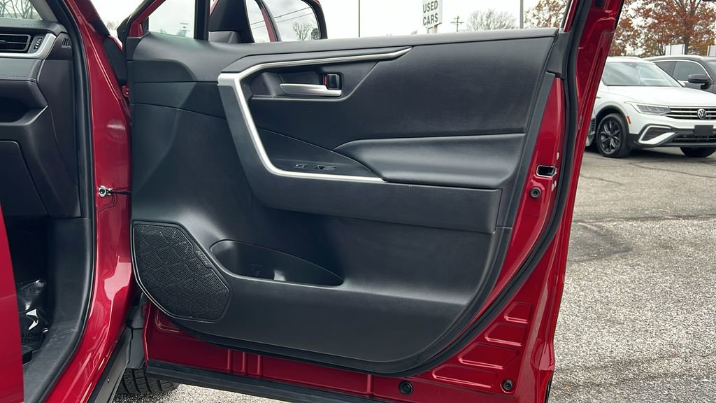 Used 2023 Toyota RAV4 XLE image 9