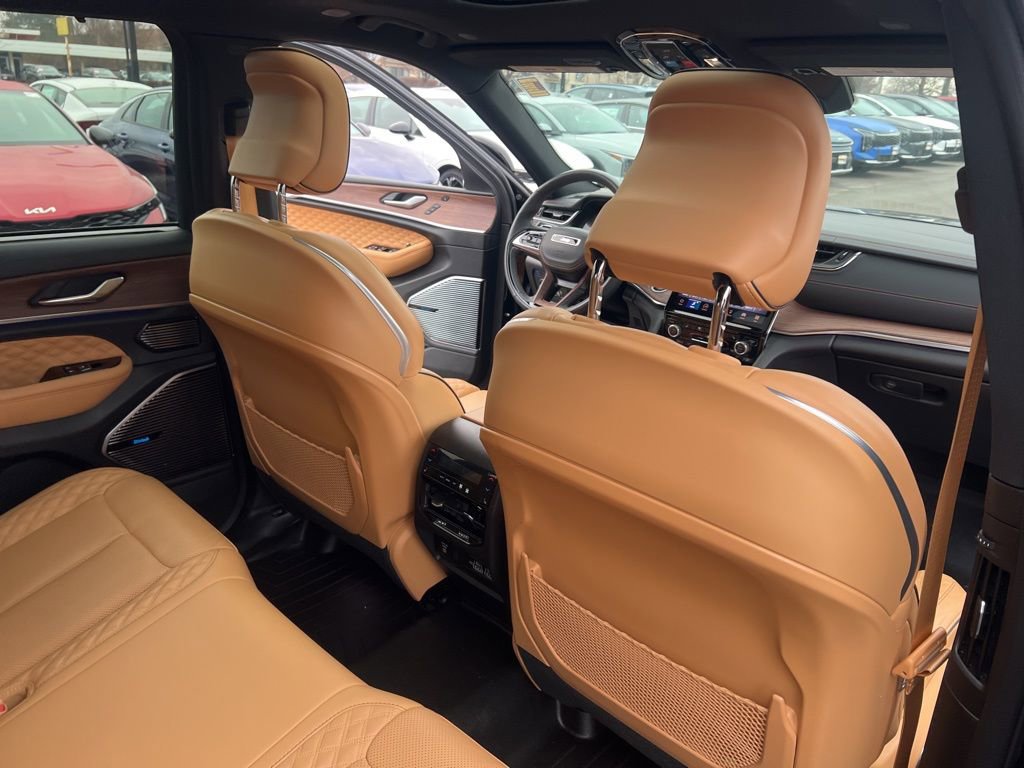 Used 2022 Jeep Grand Cherokee Summit w/ Advanced Protech Group IV image 16