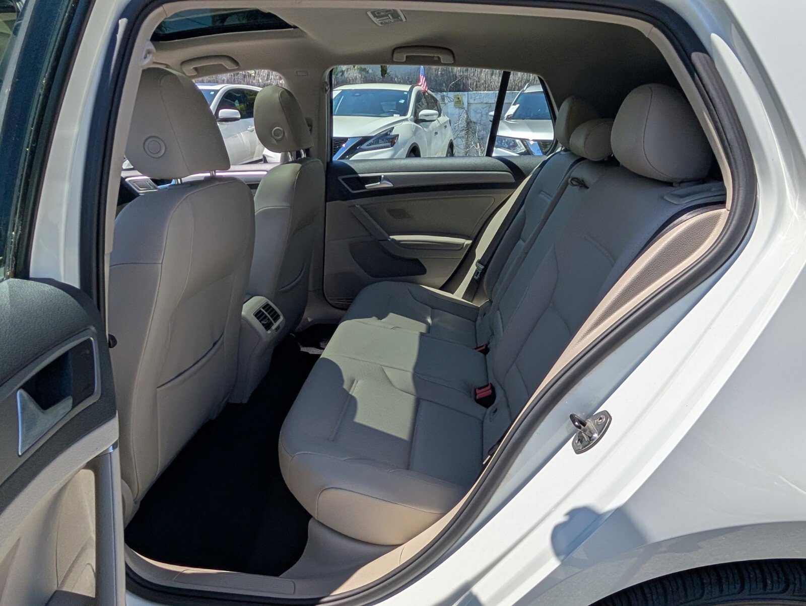 Used 2017 Volkswagen Golf Wolfsburg Edition image 12