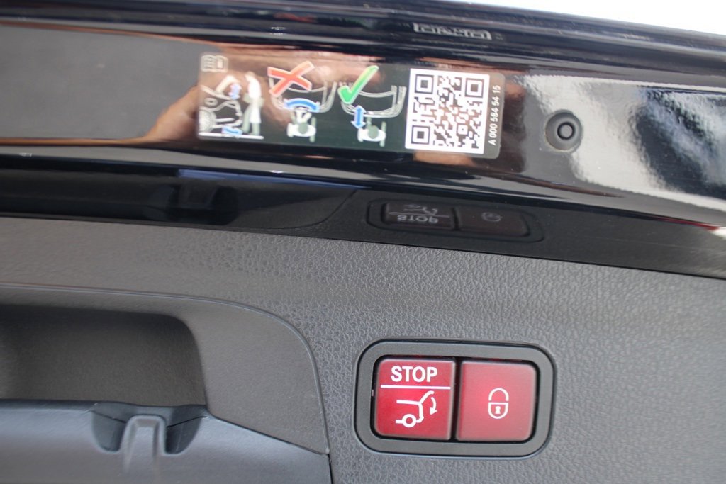 Certified 2023 Mercedes-Benz GLE 350 4MATIC w/ AMG Line Exterior image 35