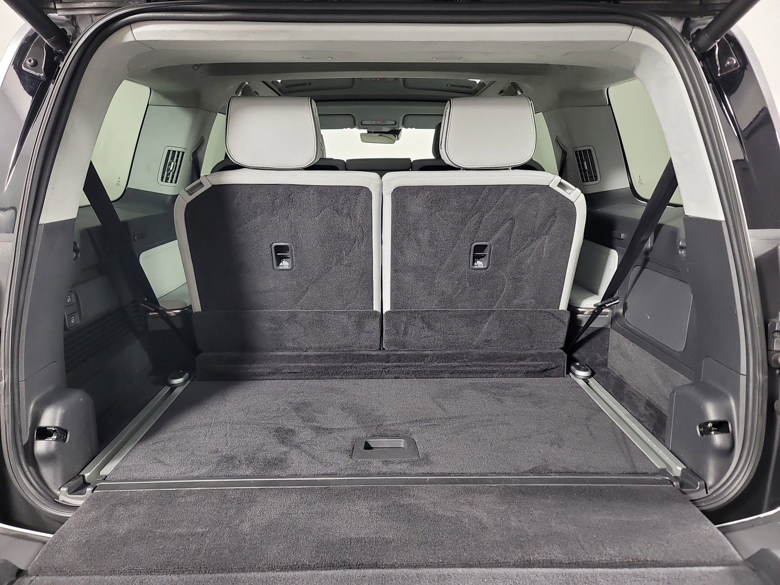 Used 2024 Rivian R1S Adventure AWD/4WD image 15