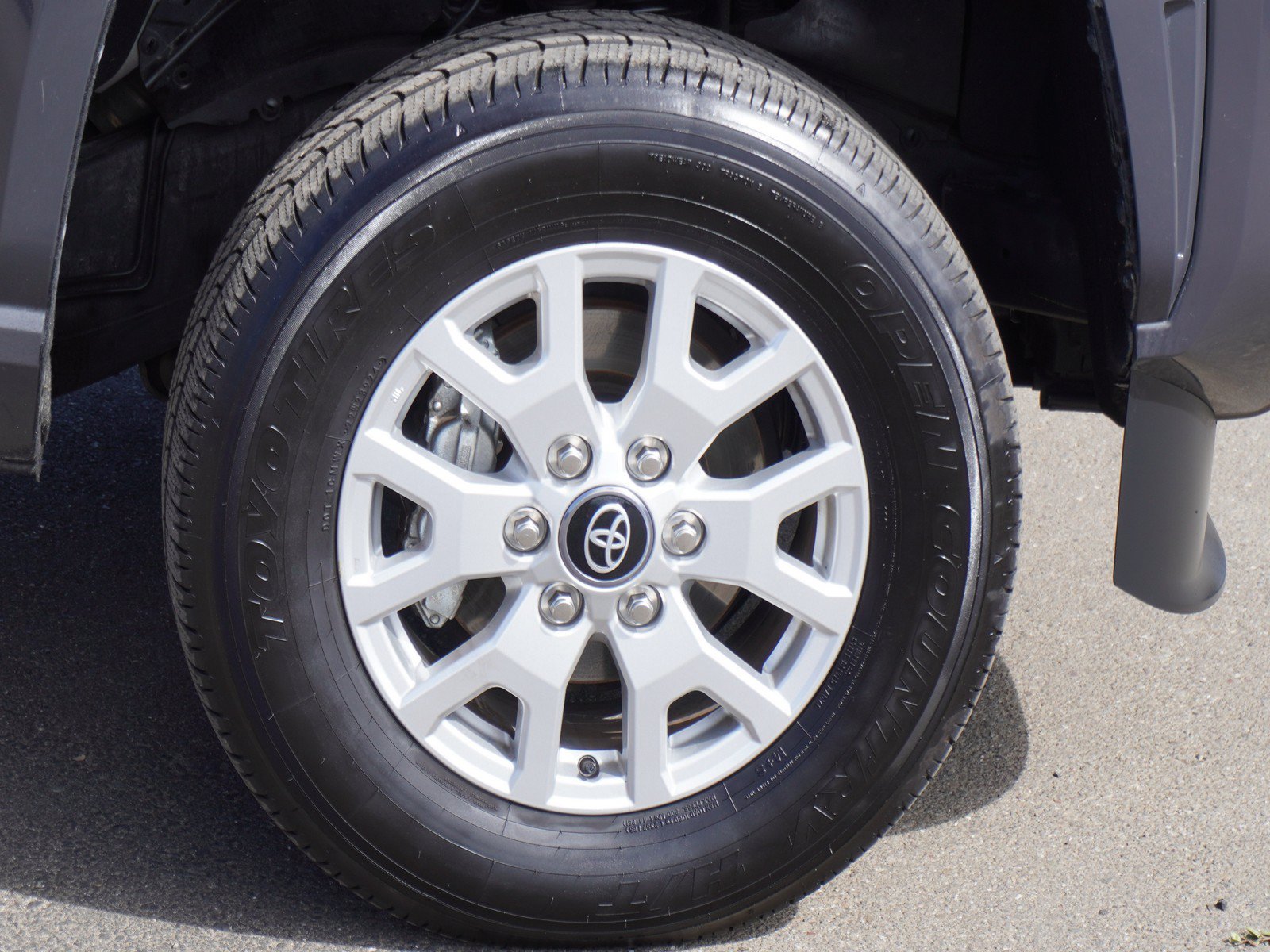 Used 2025 Toyota Tacoma SR5 AWD/4WD image 5