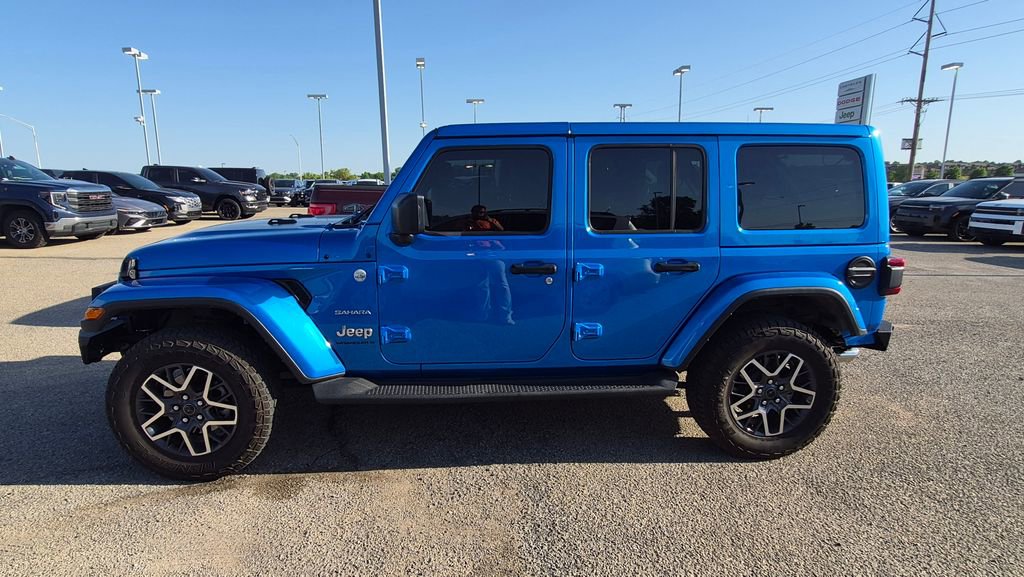 Used 2024 Jeep Wrangler Unlimited Sahara AWD/4WD image 4