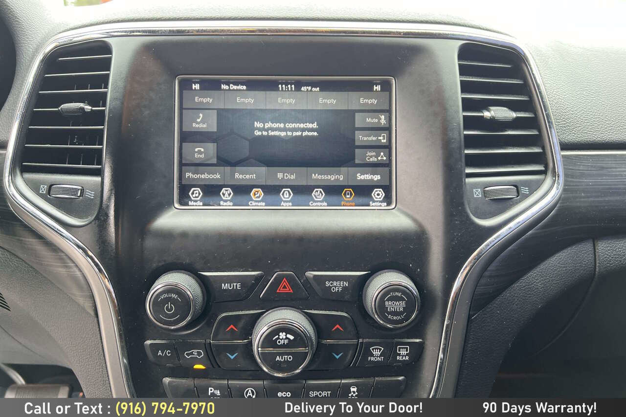 Used 2019 Jeep Grand Cherokee Laredo w/ Security & Convenience Group AWD/4WD image 14