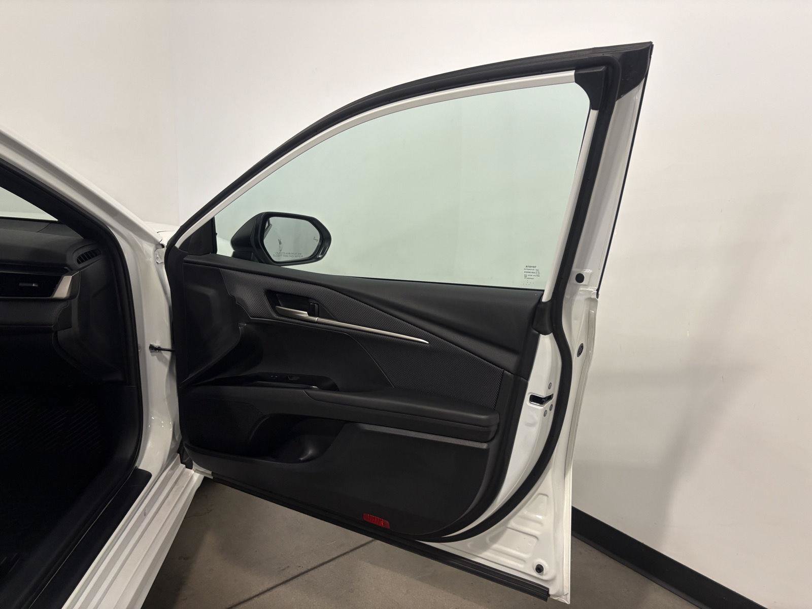 Used 2025 Toyota Camry SE FWD image 44