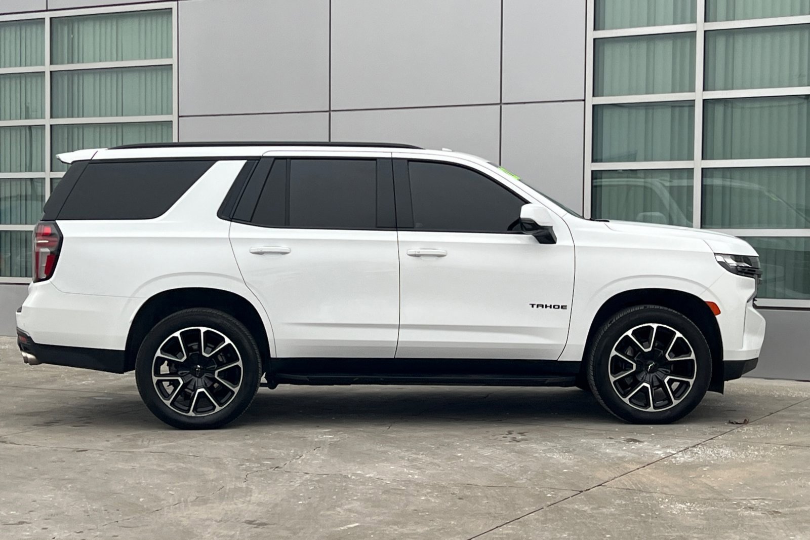 Used 2022 Chevrolet Tahoe RST w/ Sport Performance Package image 3