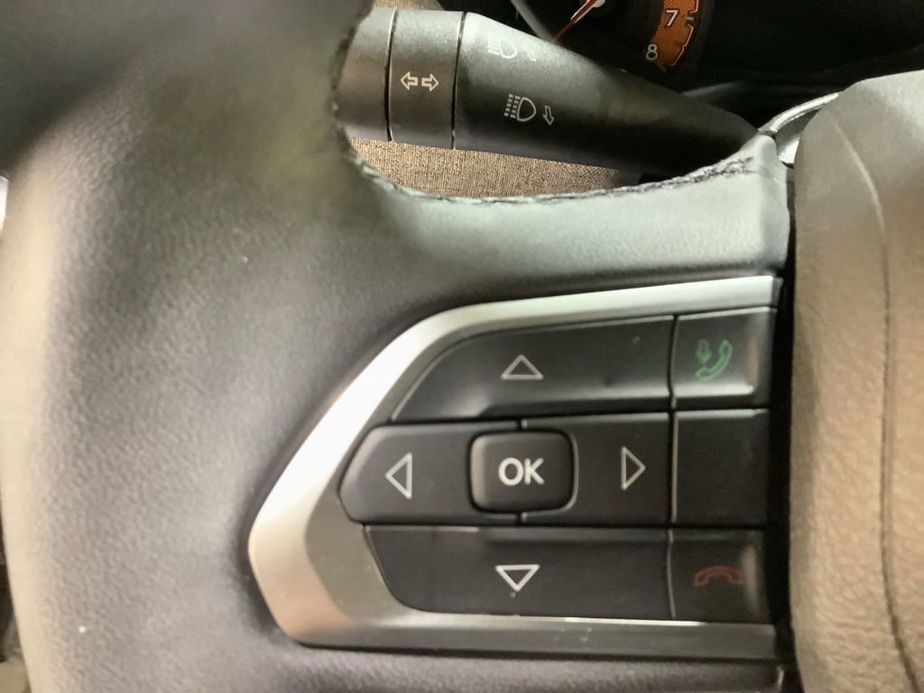 Used 2023 Jeep Compass Latitude image 30