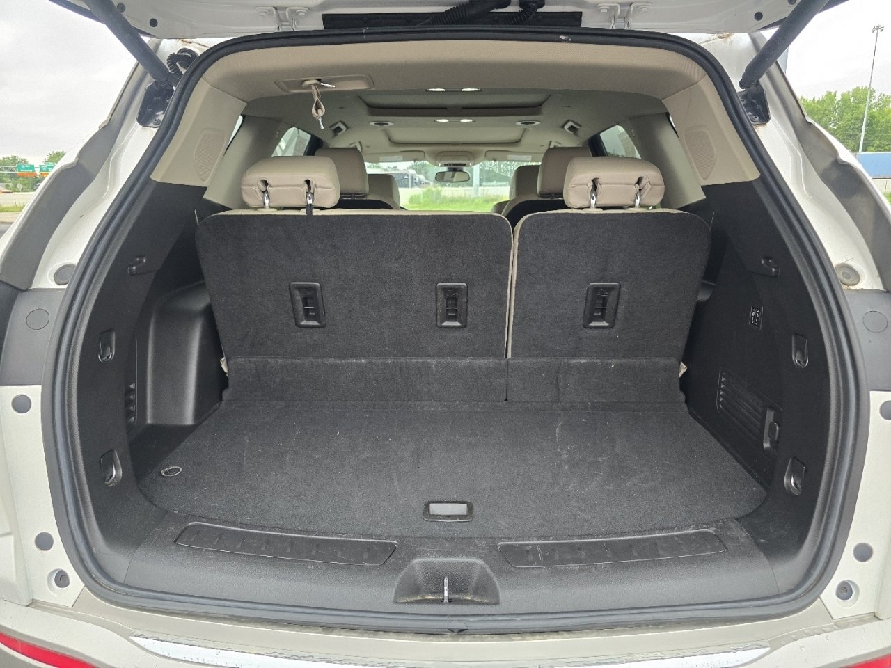 Used 2021 Buick Enclave Premium w/ Sun and Sites Package AWD/4WD image 21