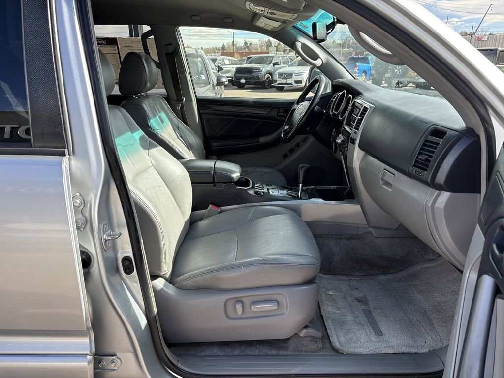 Used 2004 Toyota 4Runner Limited image 24