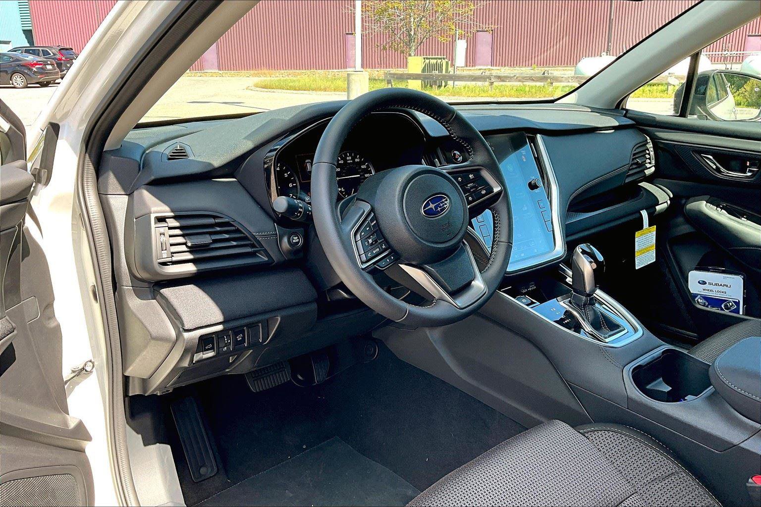 Used 2025 Subaru Outback Premium image 6