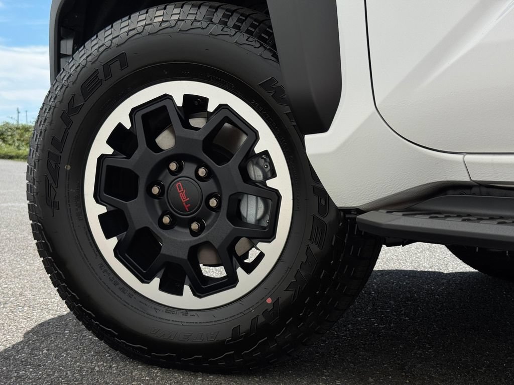 Certified 2026 Toyota 4Runner TRD Off-Road Premium AWD/4WD image 31
