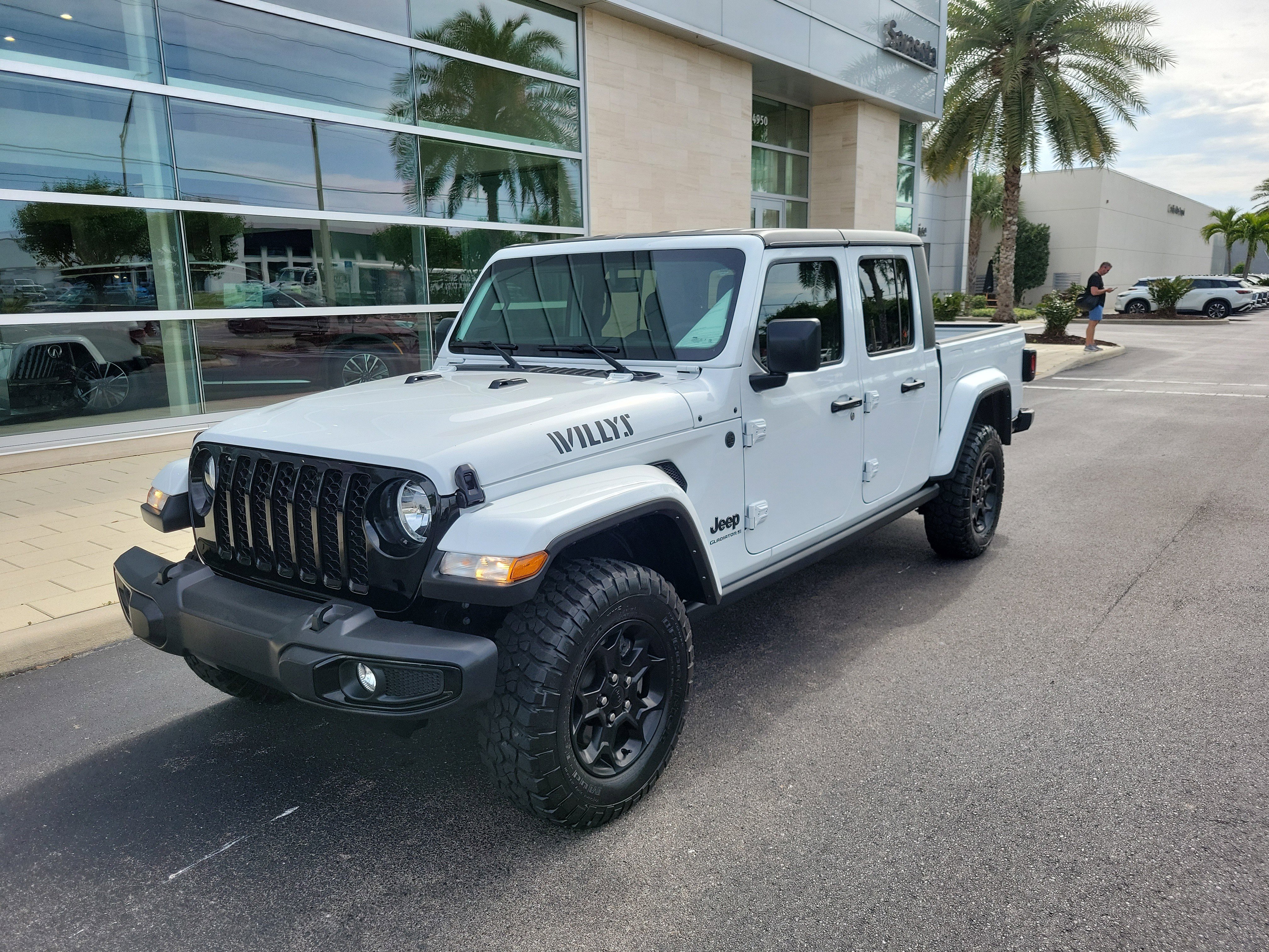 Used 2023 Jeep Gladiator Willys image 8