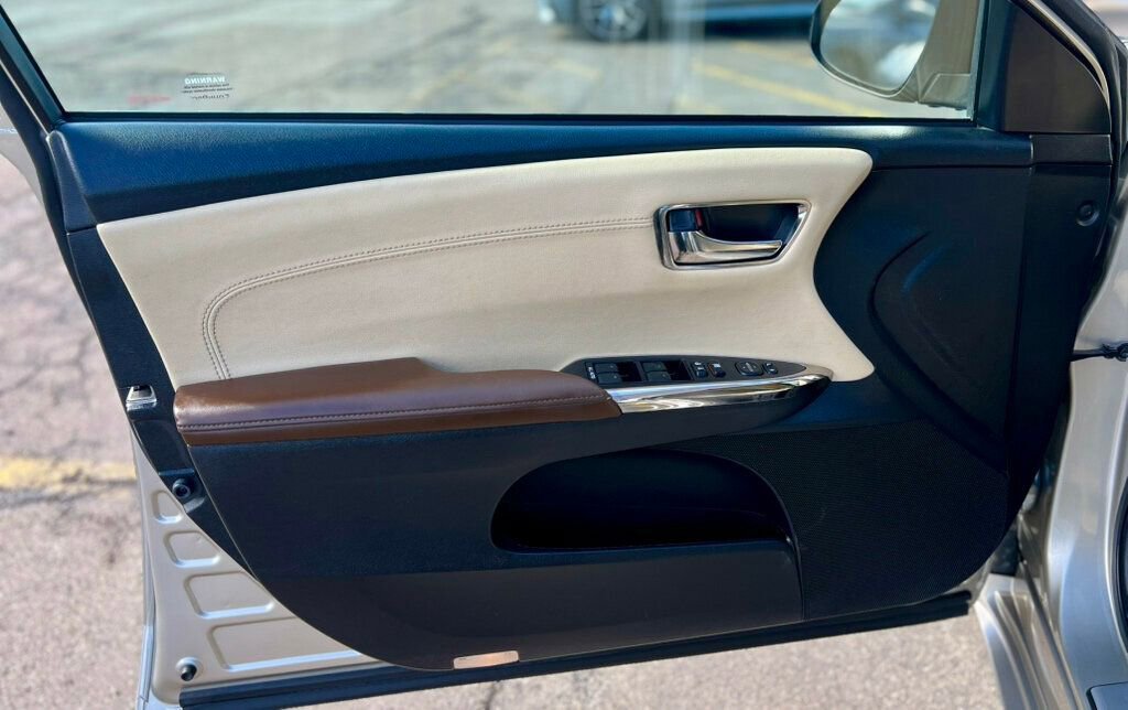 Used 2014 Toyota Avalon XLE Premium image 12