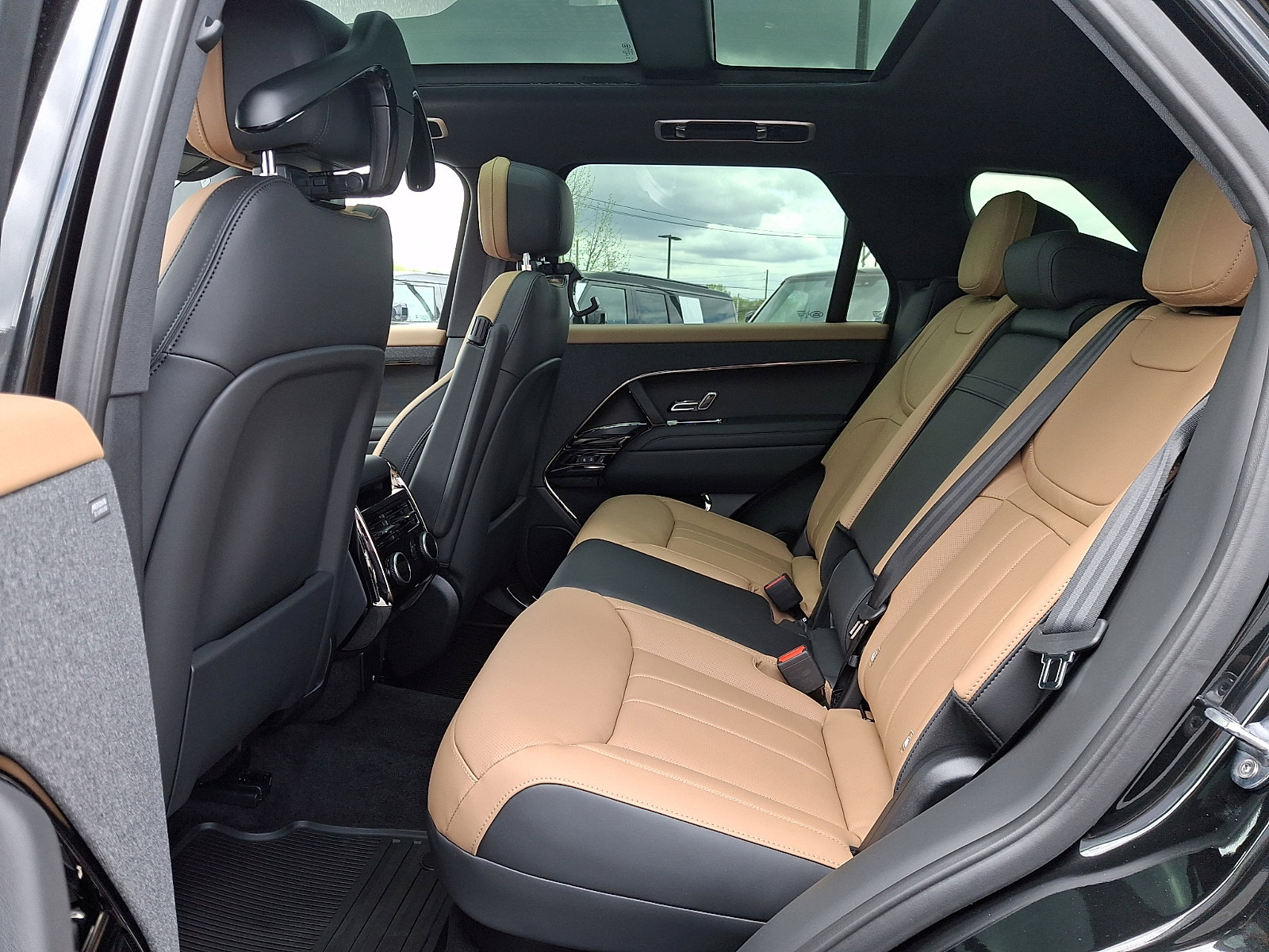 New 2026 Land Rover Range Rover Sport Dynamic SE AWD/4WD image 8