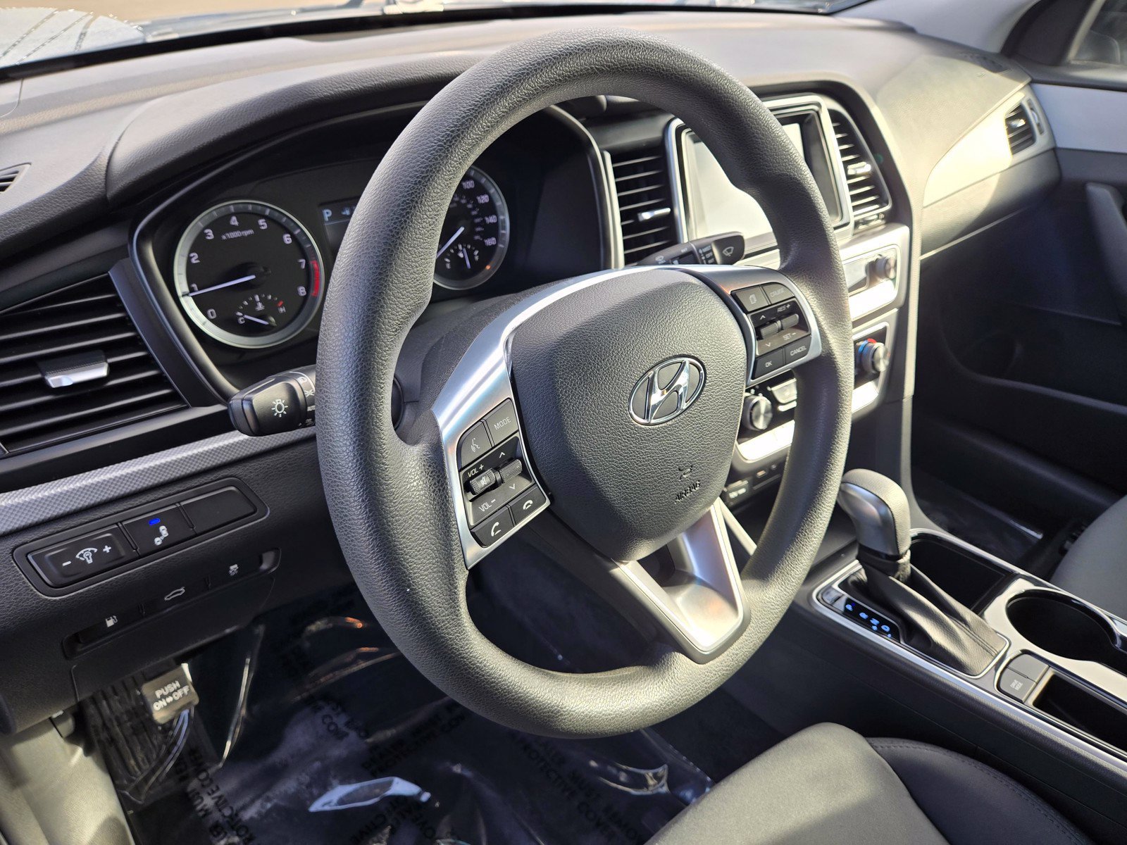 Used 2018 Hyundai Sonata SE FWD image 12