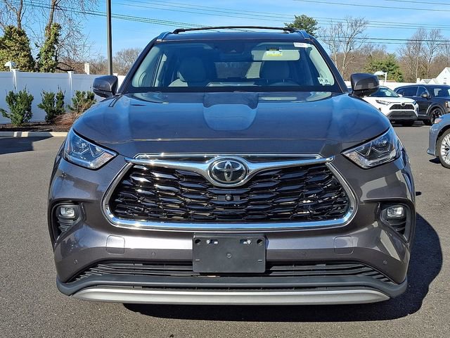 Certified 2021 Toyota Highlander Platinum image 2