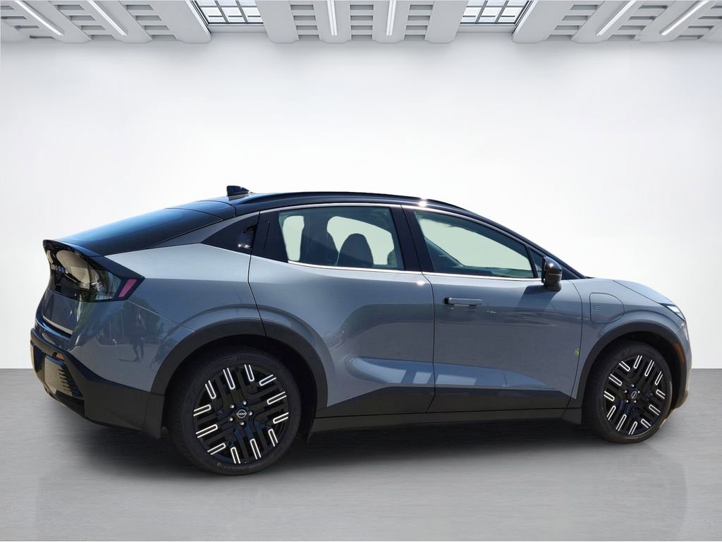 New 2026 Nissan Leaf Platinum+ w/ Cargo Package (Platinum+) FWD image 3