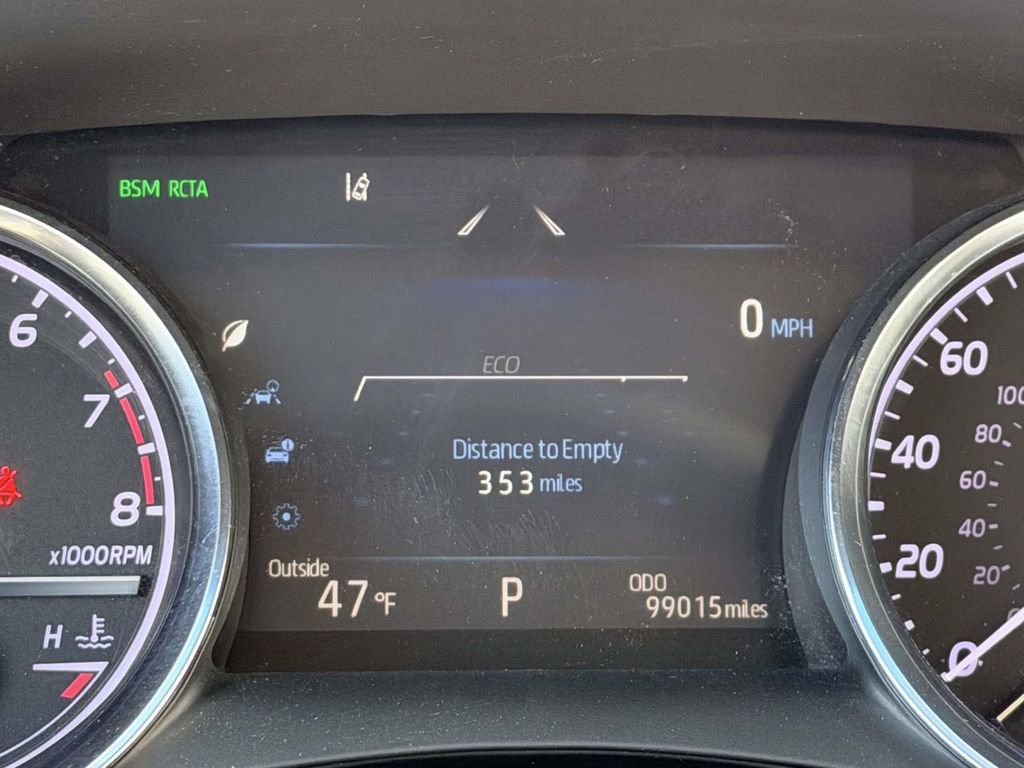 Certified 2018 Toyota Camry XLE image 10