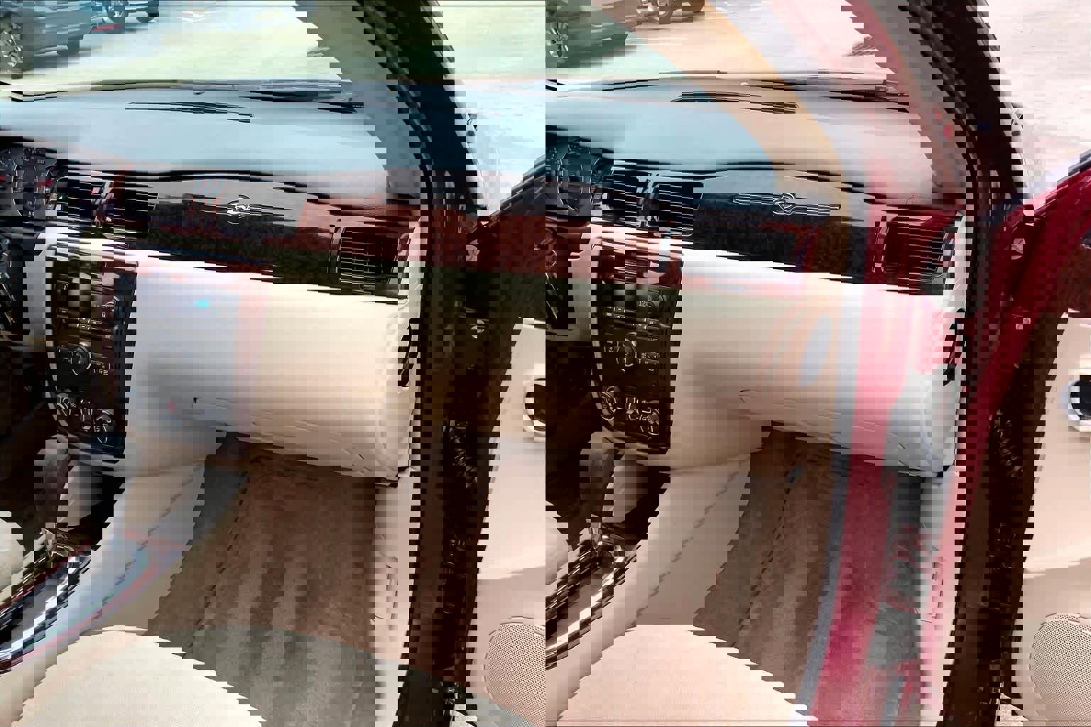 Used 2011 Chevrolet Impala LT image 19