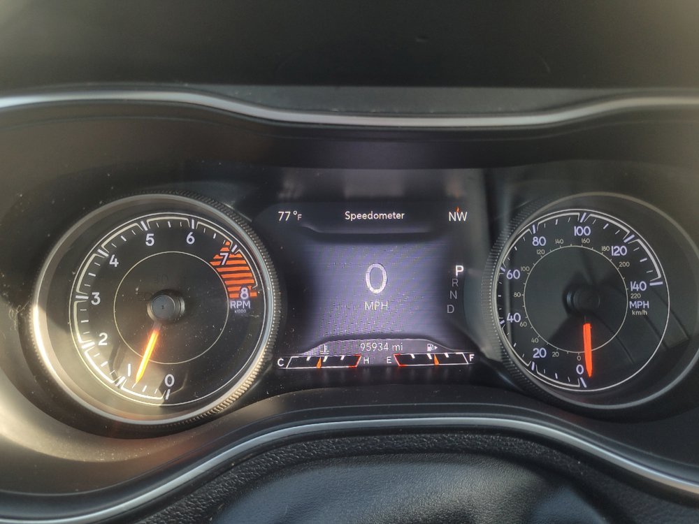 Used 2019 Jeep Cherokee Limited w/ Technology Group AWD/4WD image 23