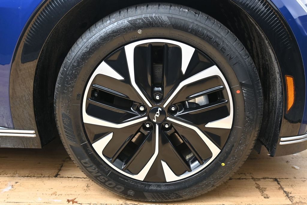Used 2022 Kia EV6 Wind image 15