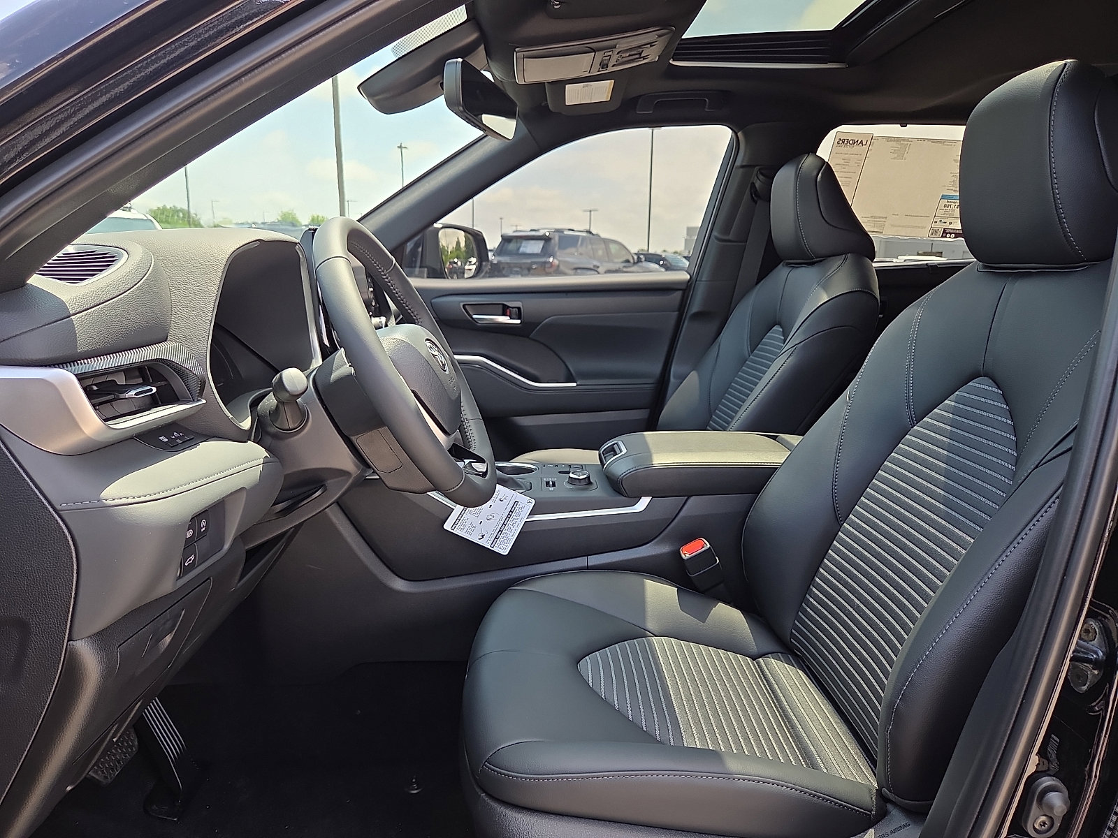 New 2026 Toyota Highlander XSE AWD/4WD image 10