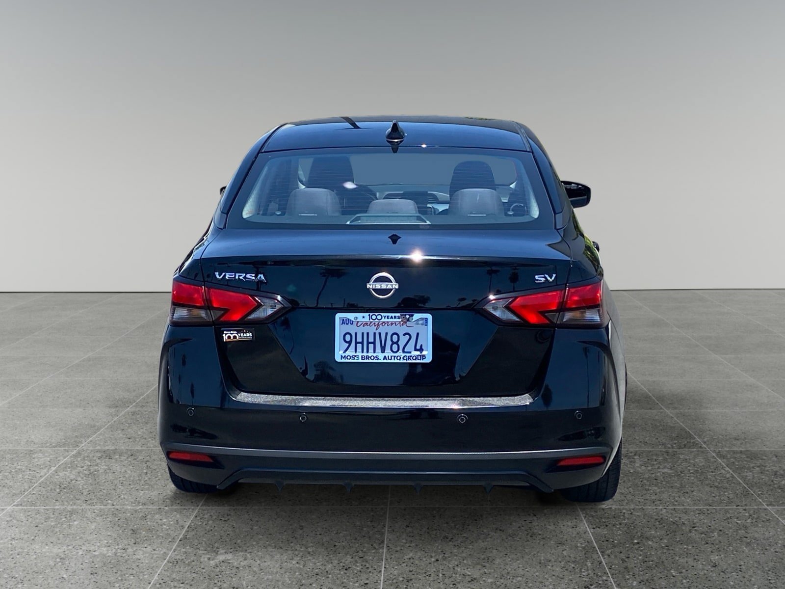 Used 2023 Nissan Versa SV FWD image 4