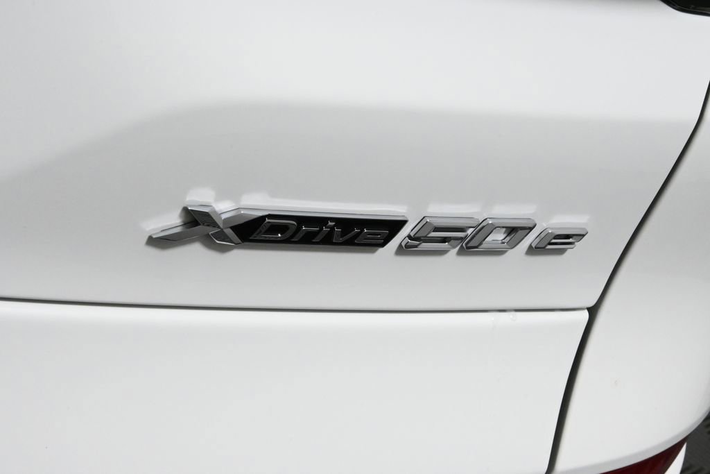Used 2026 BMW X5 xDrive50e w/ M Sport Package AWD/4WD image 43