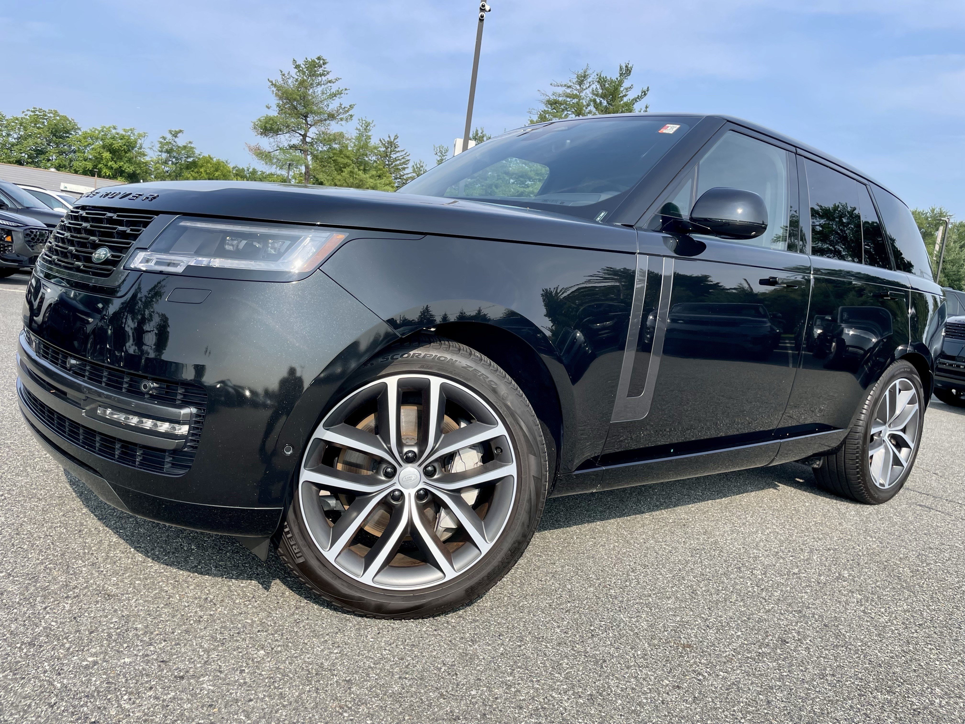 Used 2025 Land Rover Range Rover SE