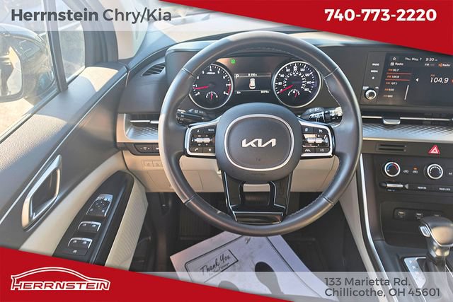 Used 2024 Kia Carnival LX FWD image 7