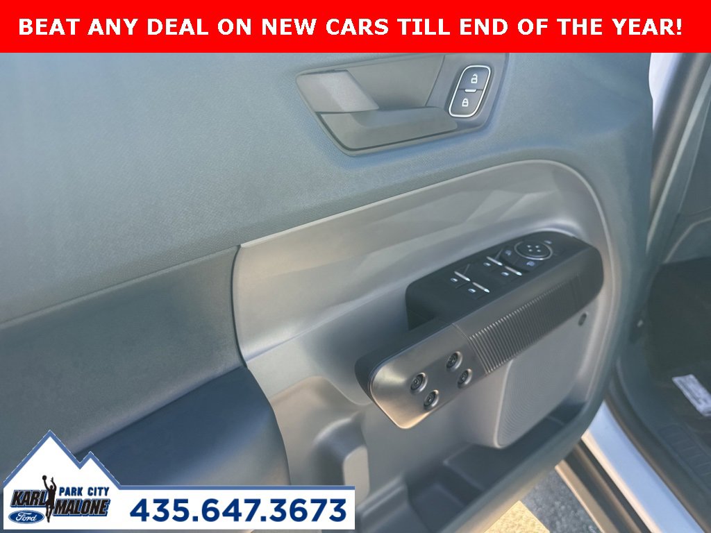 New 2025 Ford Maverick Lariat w/ Black Appearance Package image 11