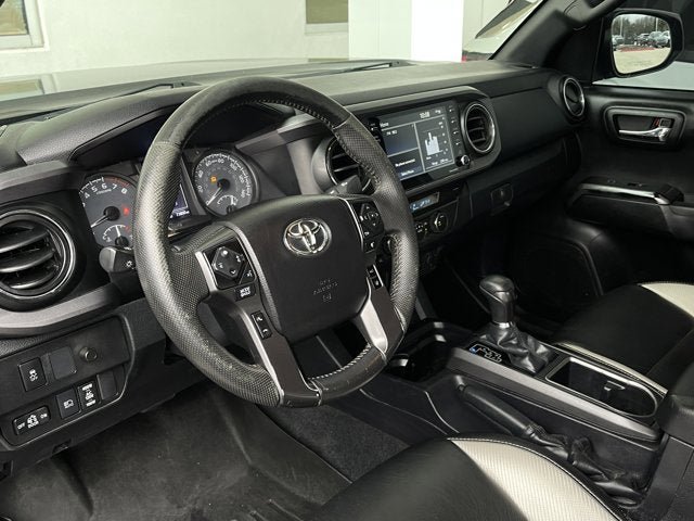Used 2021 Toyota Tacoma TRD Off-Road AWD/4WD image 12