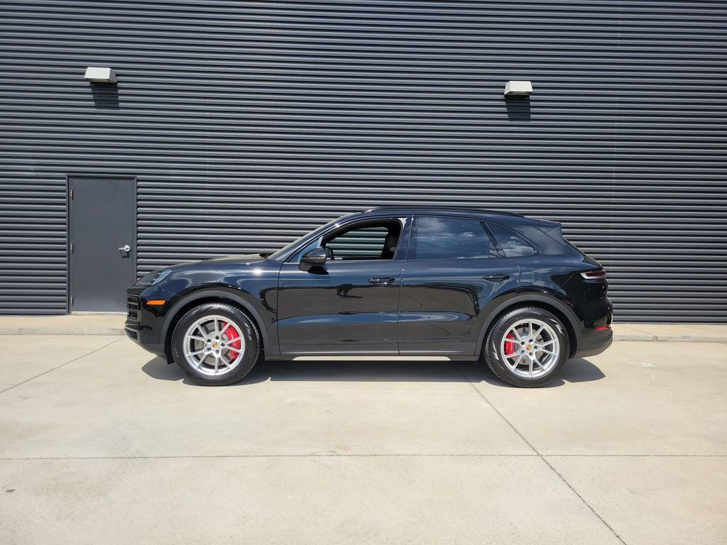 Used 2025 Porsche Cayenne S image 2