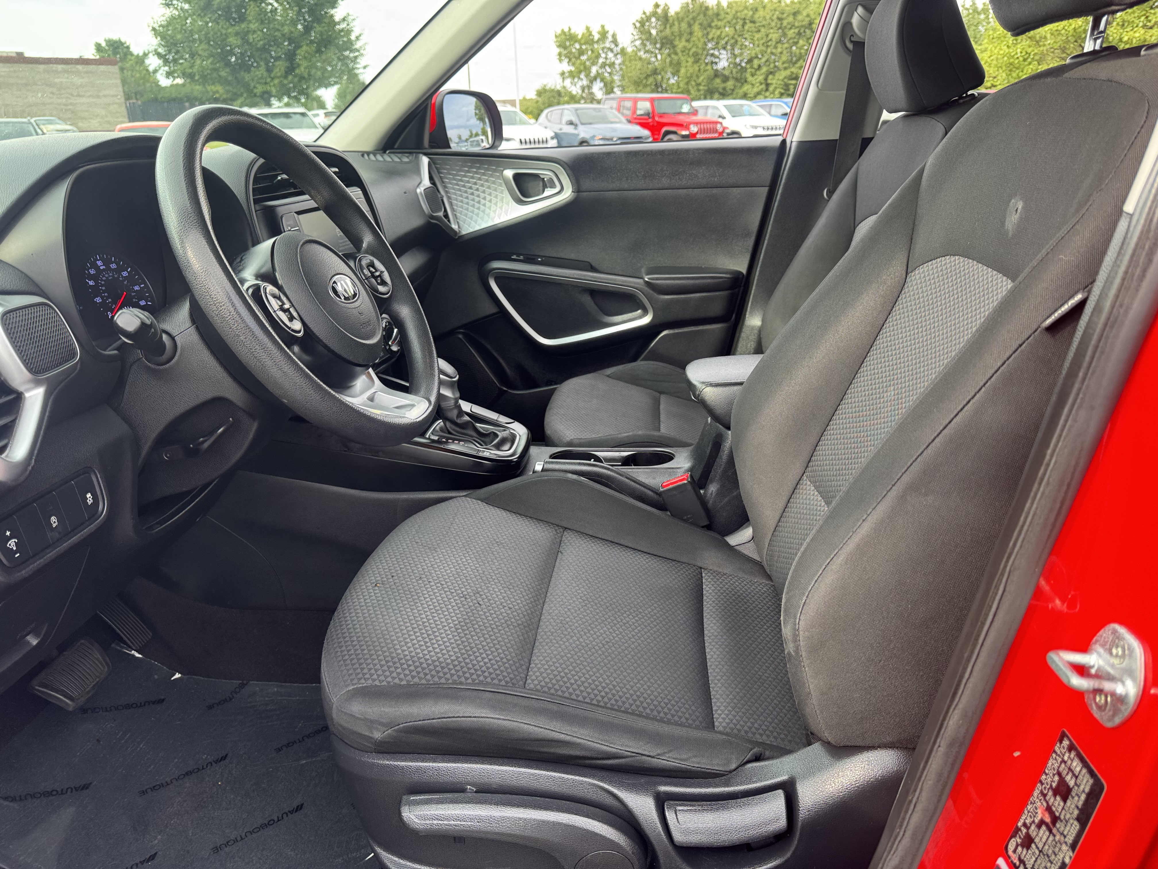 Used 2020 Kia Soul LX FWD image 27