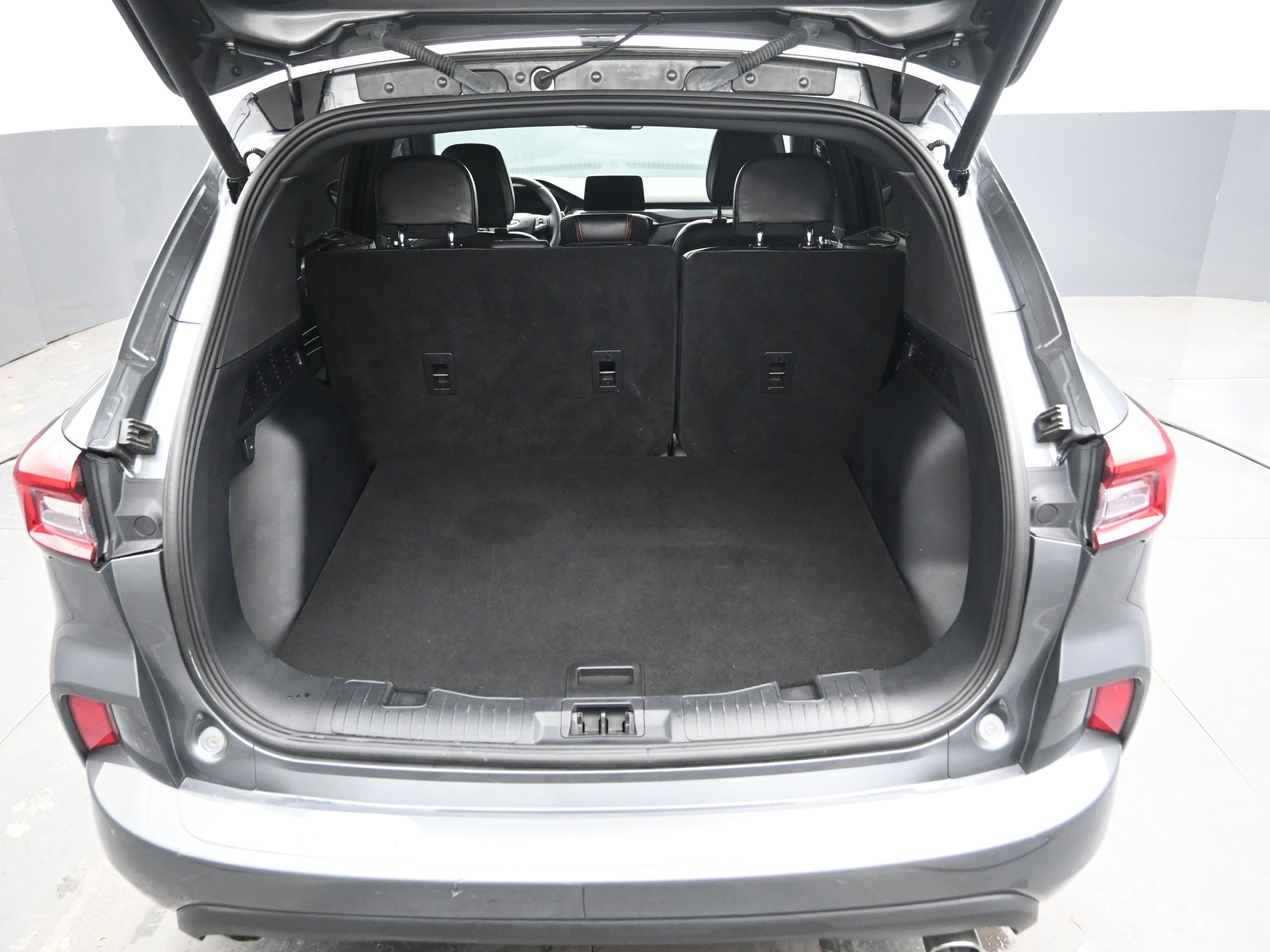 Used 2024 Ford Escape ST-Line w/ Equipment Group 301A image 12