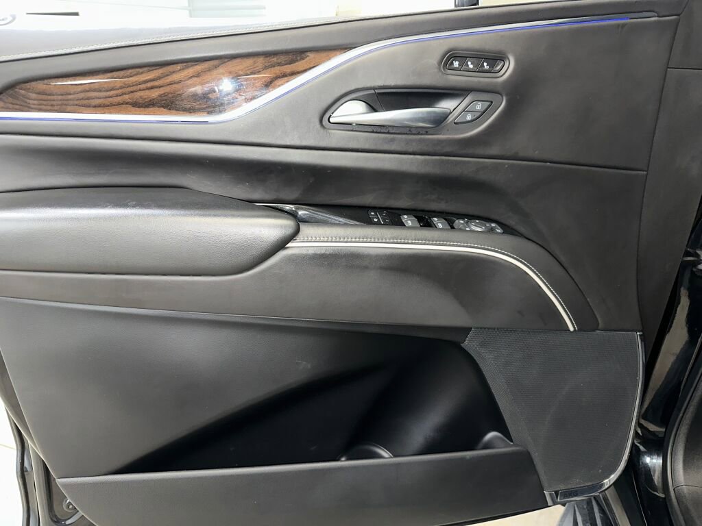 Used 2021 Cadillac Escalade Premium Luxury Platinum image 8