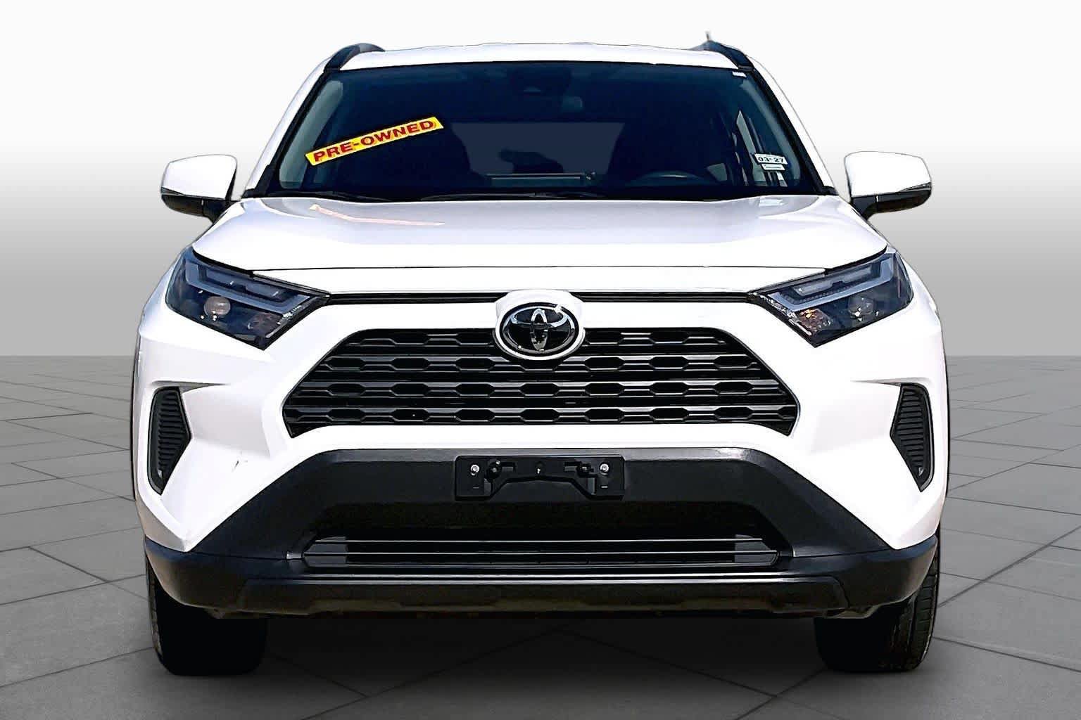 Used 2025 Toyota RAV4 XLE FWD image 4