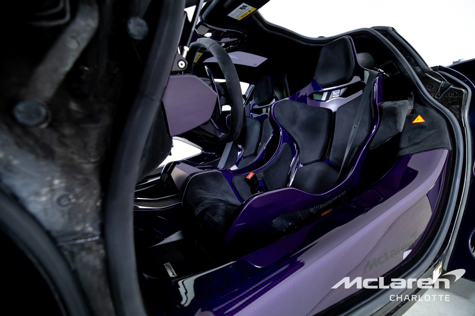 Used 2019 McLaren Senna RWD image 12