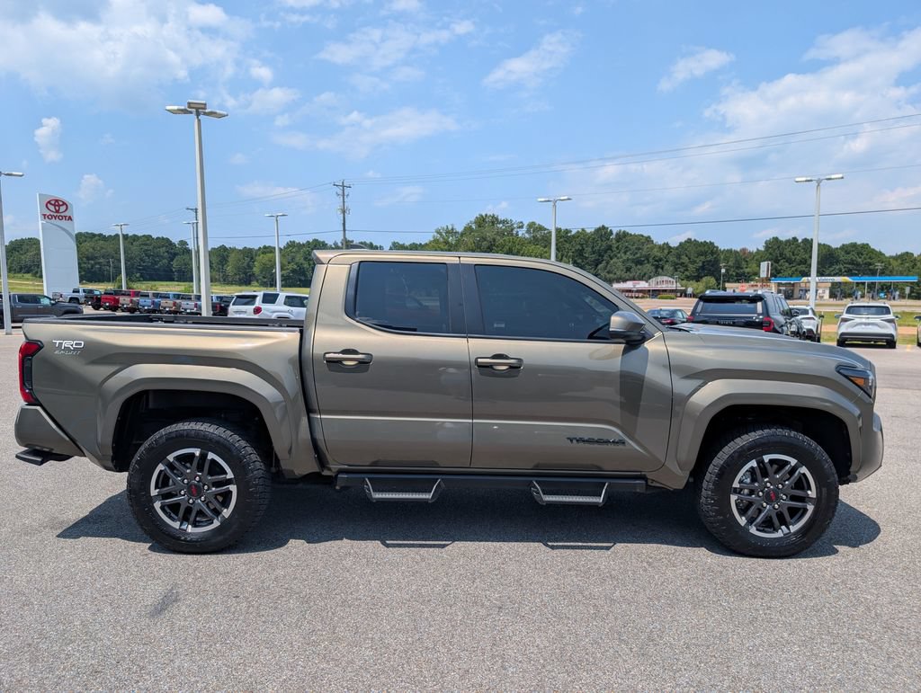 Used 2025 Toyota Tacoma TRD Sport w/ TRD Sport Upgrade Package AWD/4WD image 6