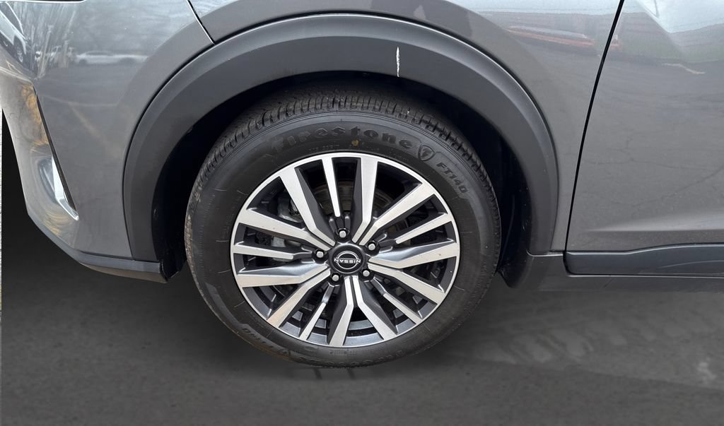 Used 2024 Nissan Kicks SV FWD image 12