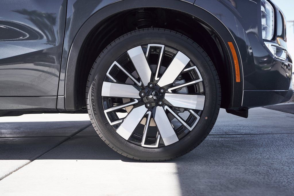 Used 2025 Mitsubishi Outlander SEL FWD image 10