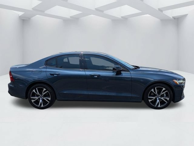 Certified 2025 Volvo S60 B5 Core FWD image 3