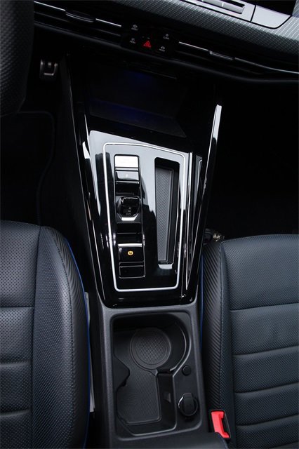 Used 2024 Volkswagen Golf R image 25