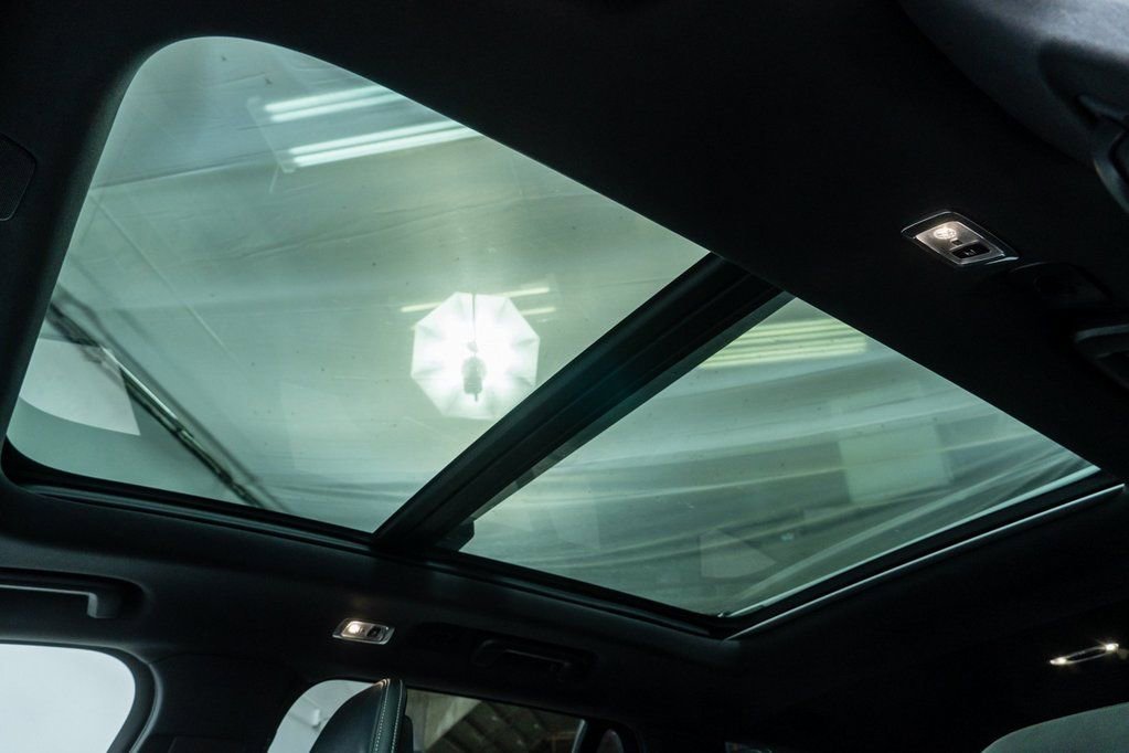 Used 2018 Volvo XC90 T8 R-Design w/ Convenience Package image 27