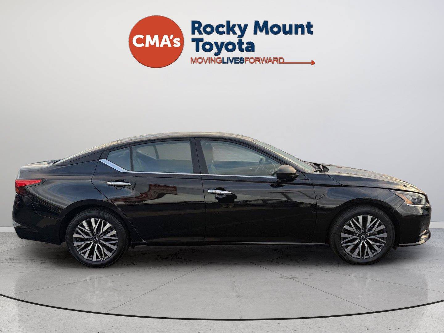 Used 2025 Nissan Altima 2.5 SV FWD image 4
