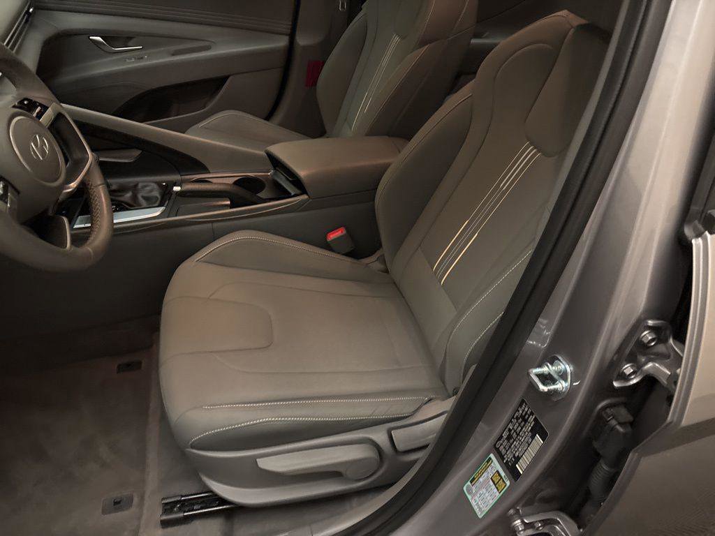 New 2025 Hyundai Elantra Sport image 11