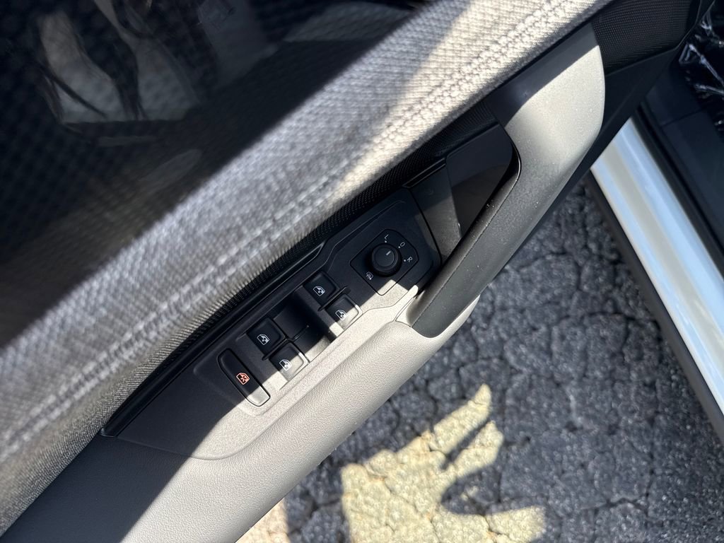 Used 2025 Volkswagen Tiguan S image 14