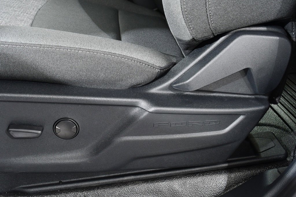 New 2025 Ford F550 4x4 Crew Cab Super Duty w/ XLT Value Package image 14